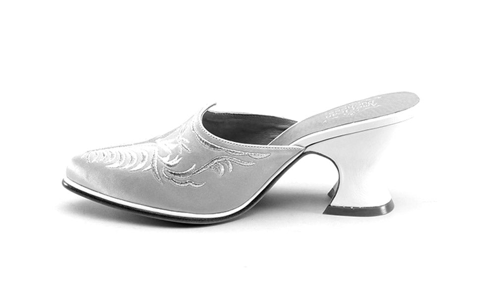 Antoinette 18th Century Mules (Green)