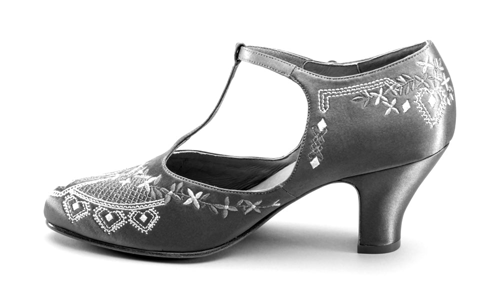 Daisy Embroidered T-Straps (Green)