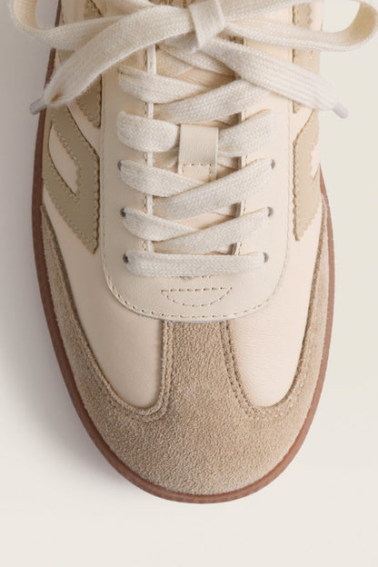Butter Beige Cloud D26 Sneakers