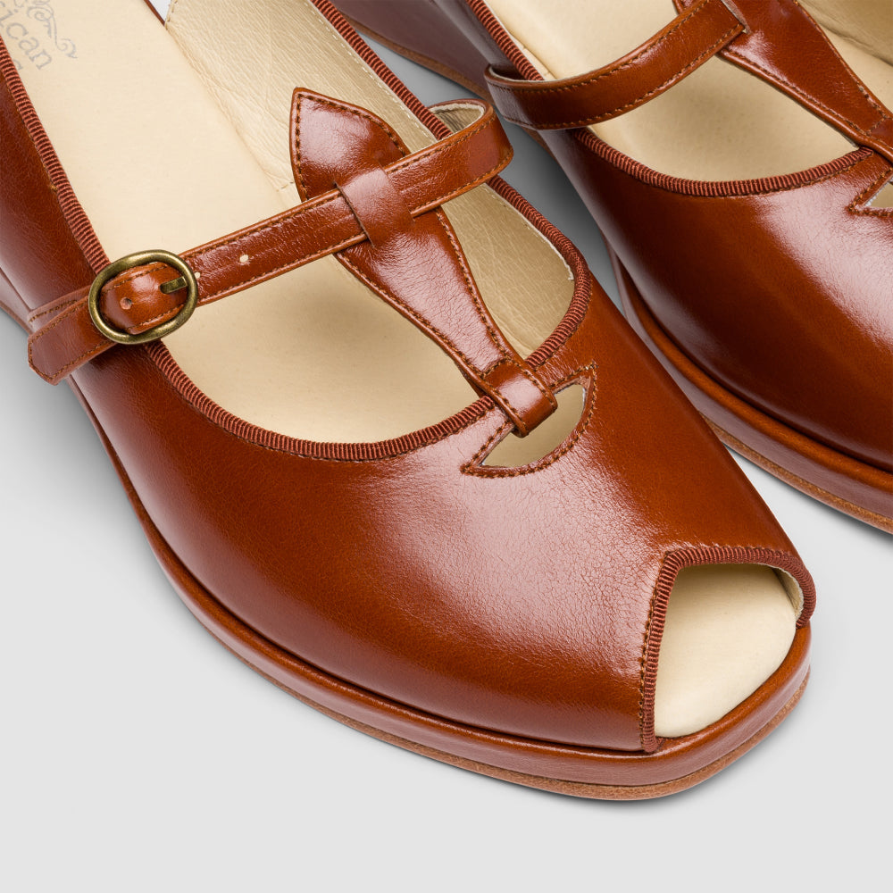 Betty Vintage Sandals (Walnut)