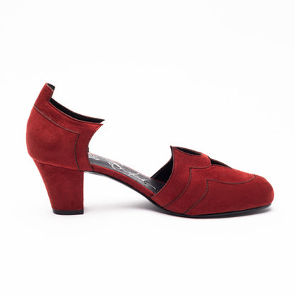 Christine Vintage Pumps (Garnet Cloak)