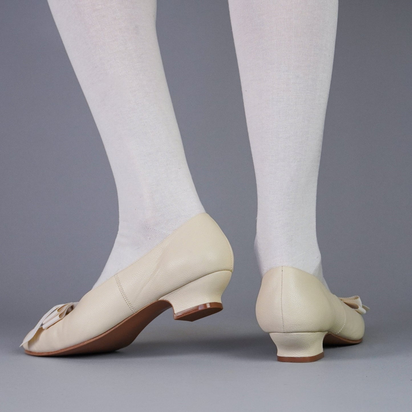 Waltz Edwardian Slipper (Cream)