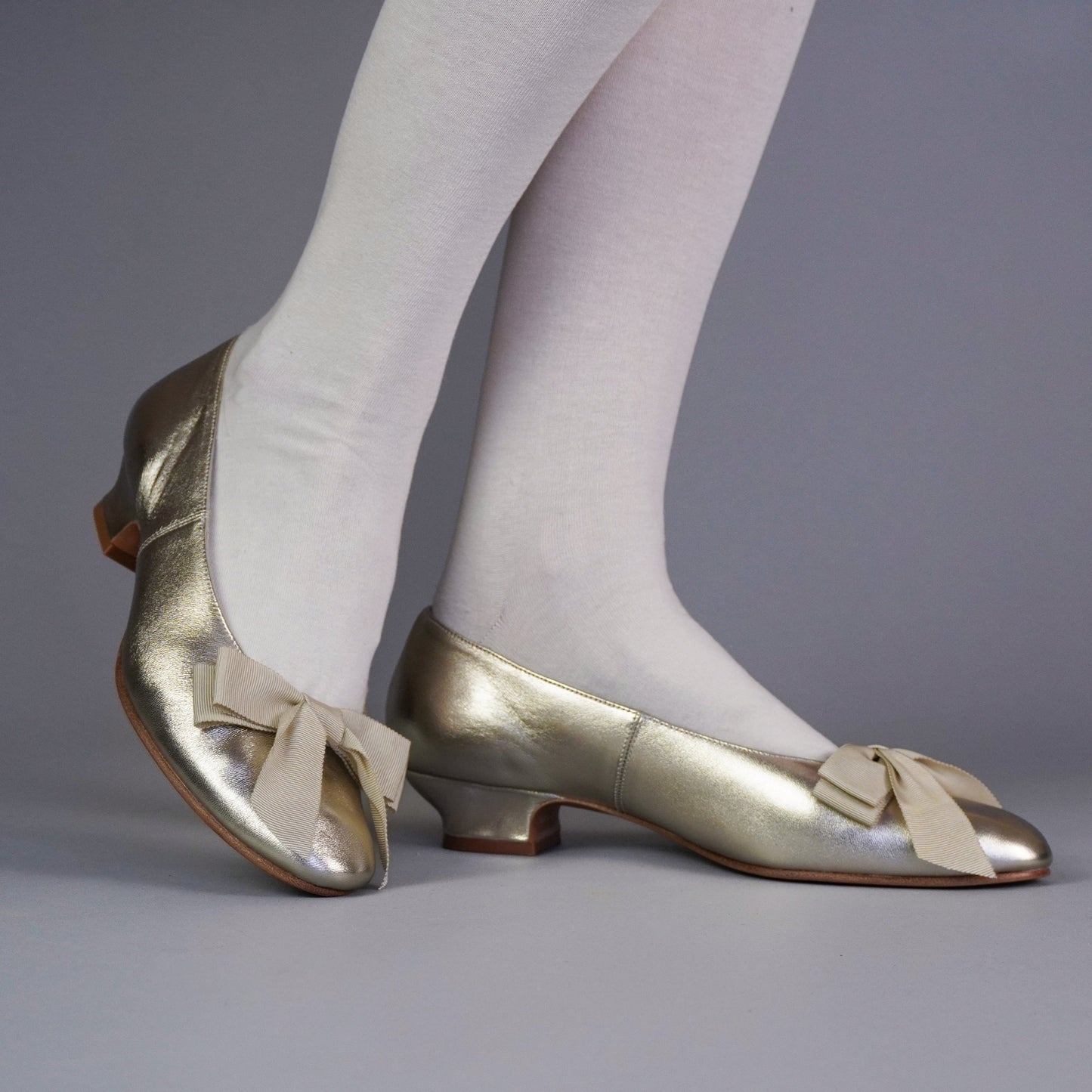 Waltz Edwardian Slipper (Gold)