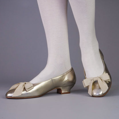 Waltz Edwardian Slipper (Gold)