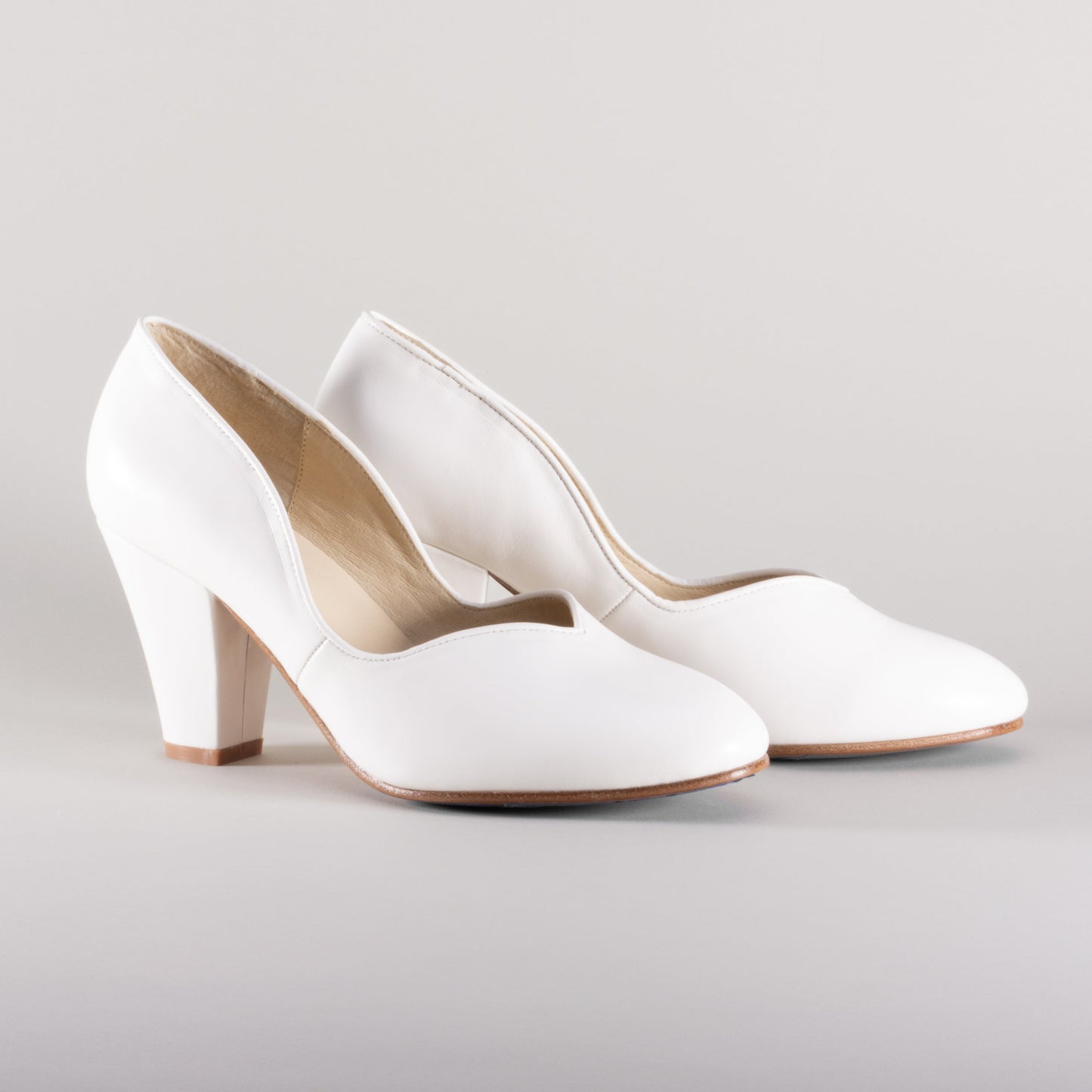 Marilyn Vintage Pumps (Soft Ivory)