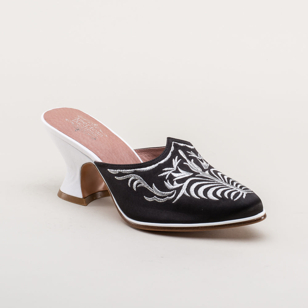 Antoinette 18th Century Mules (Black)