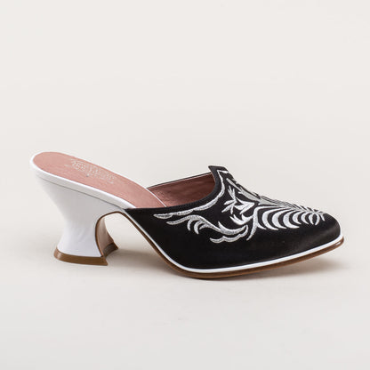 Antoinette 18th Century Mules (Black)