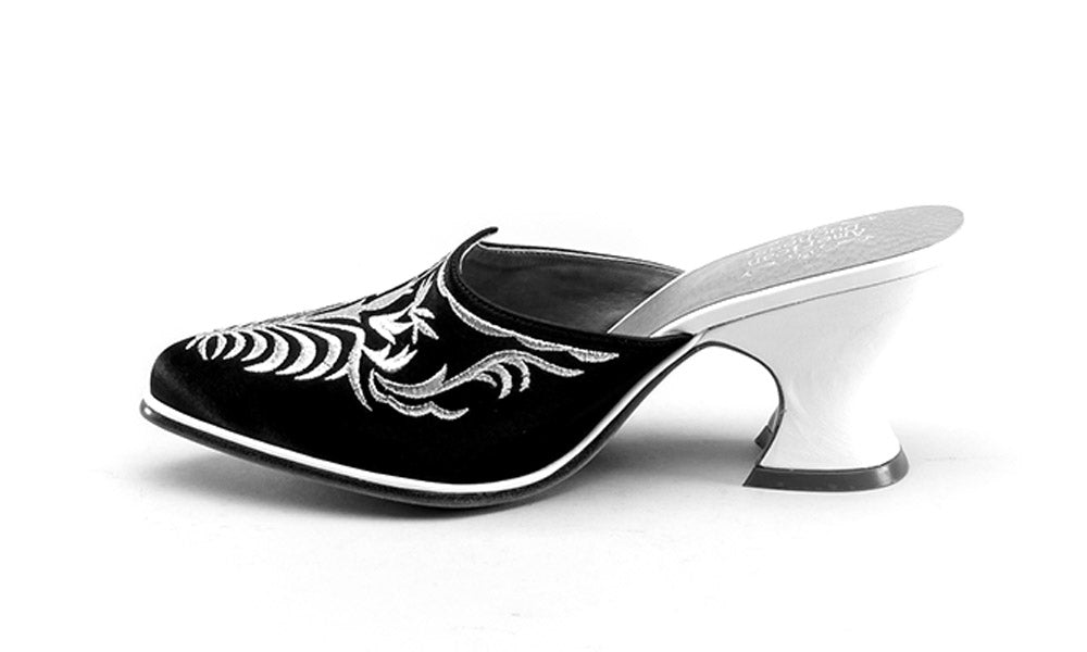 Antoinette 18th Century Mules (Black)