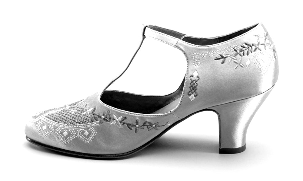 Daisy Embroidered T-Straps (Pink)