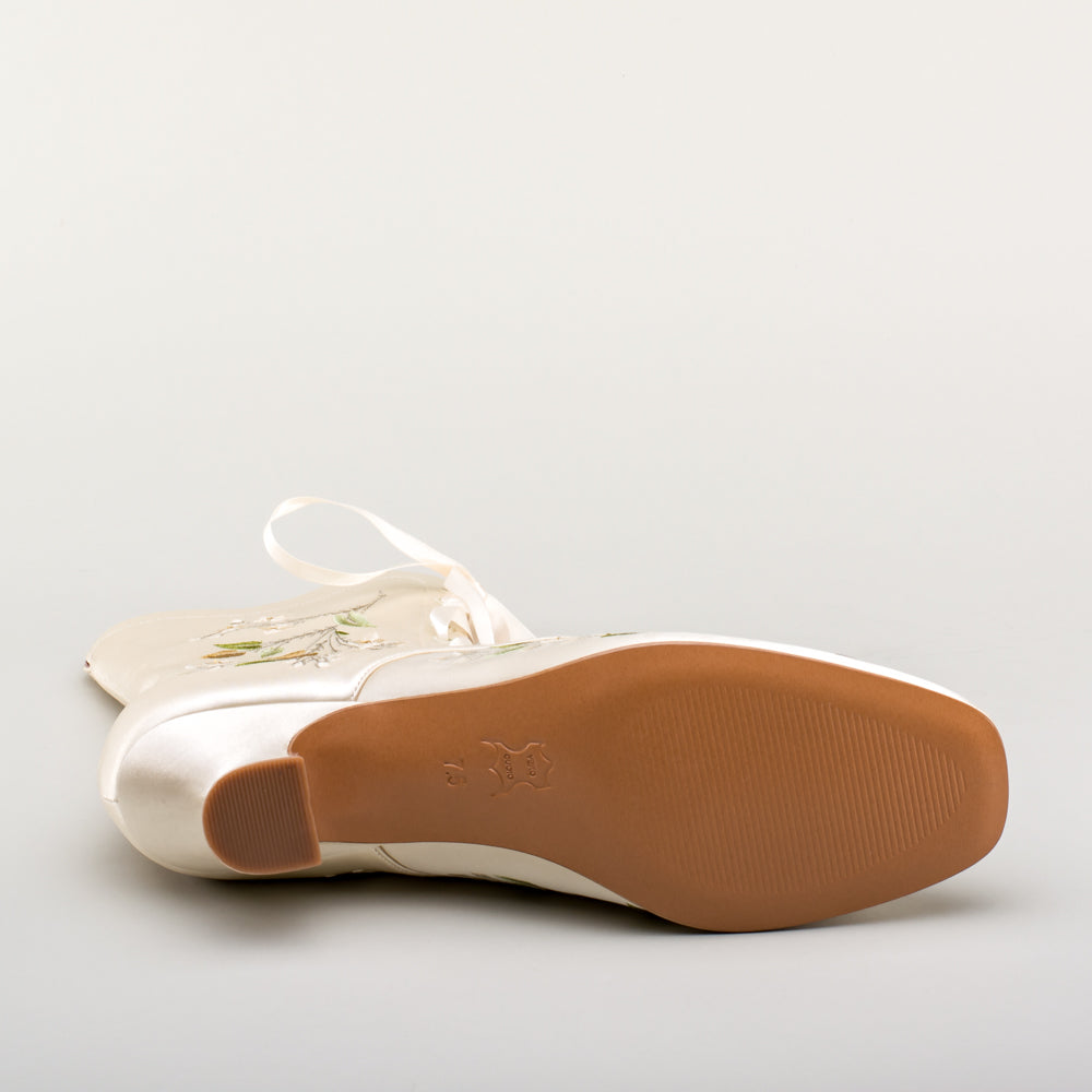 Flora Embroidered Boots Wide (Ivory)