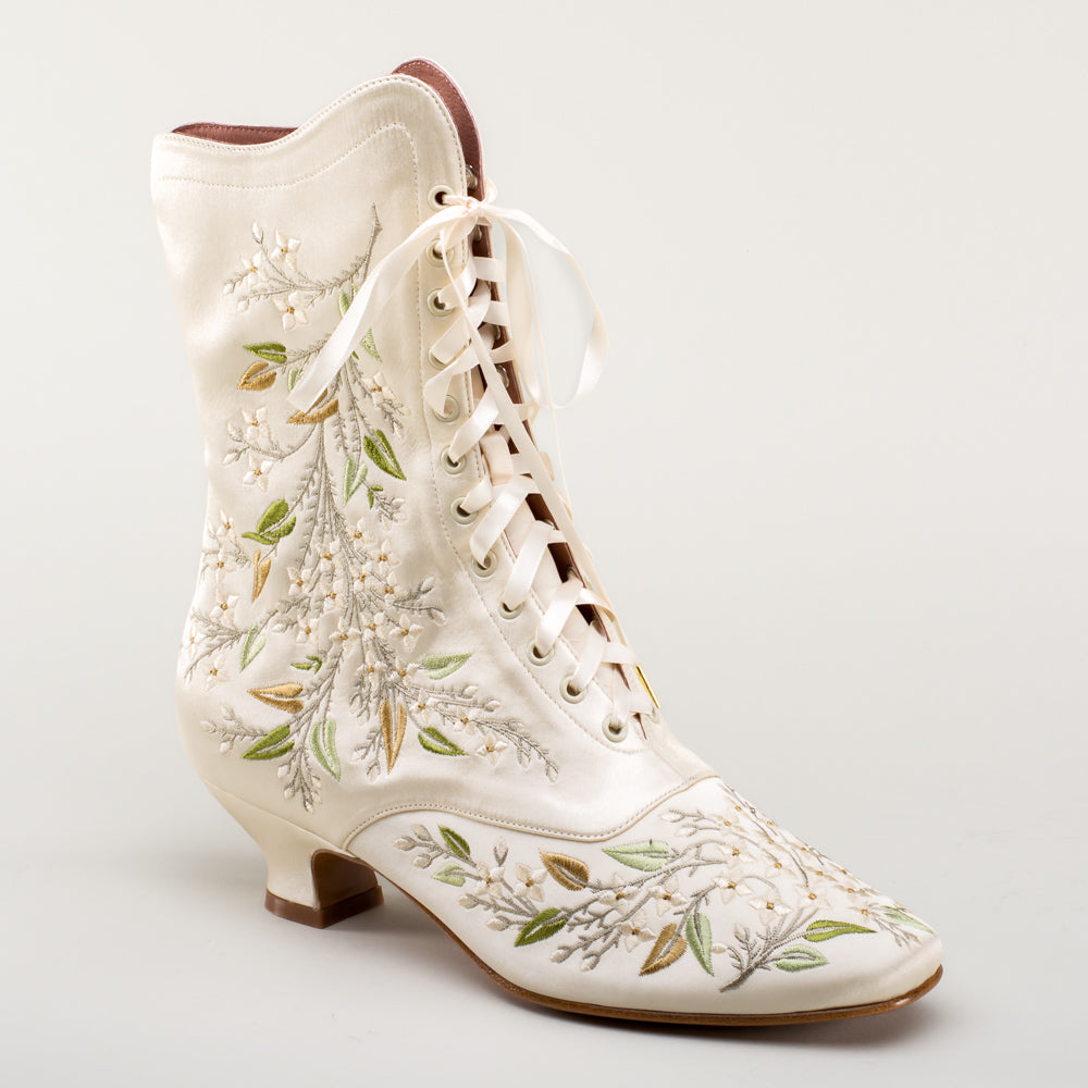 Flora Embroidered Boots Wide (Ivory)