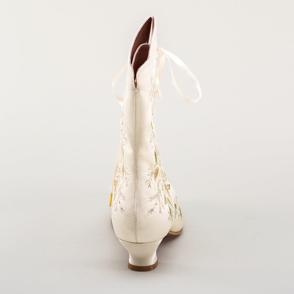 Flora Embroidered Boots Wide (Ivory)