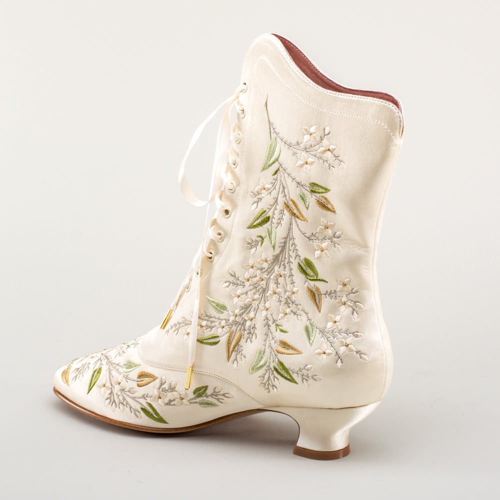 Flora Embroidered Boots Wide (Ivory)