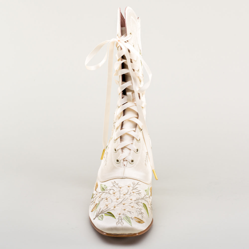 Flora Embroidered Boots Wide (Ivory)