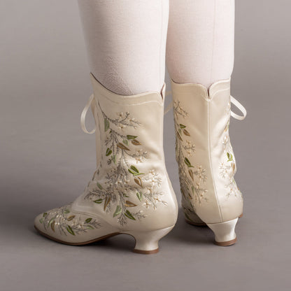 Flora Embroidered Boots Wide (Ivory)