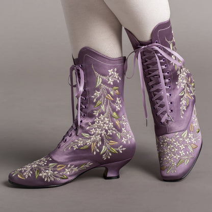 Flora Embroidered Boots Wide (Lavender)