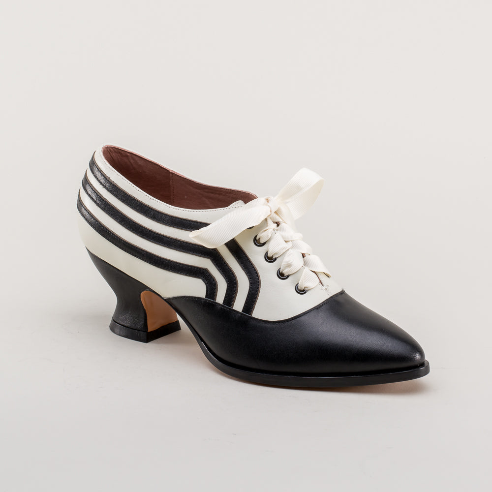 Bernadette Edwardian Oxfords Wide (Ivory/Black)