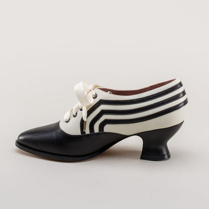 Bernadette Edwardian Oxfords Wide (Ivory/Black)