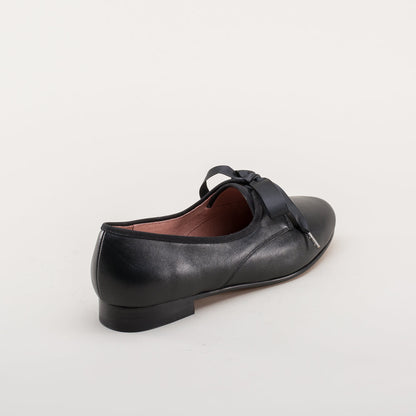 Bertie Regency Pumps (Black)
