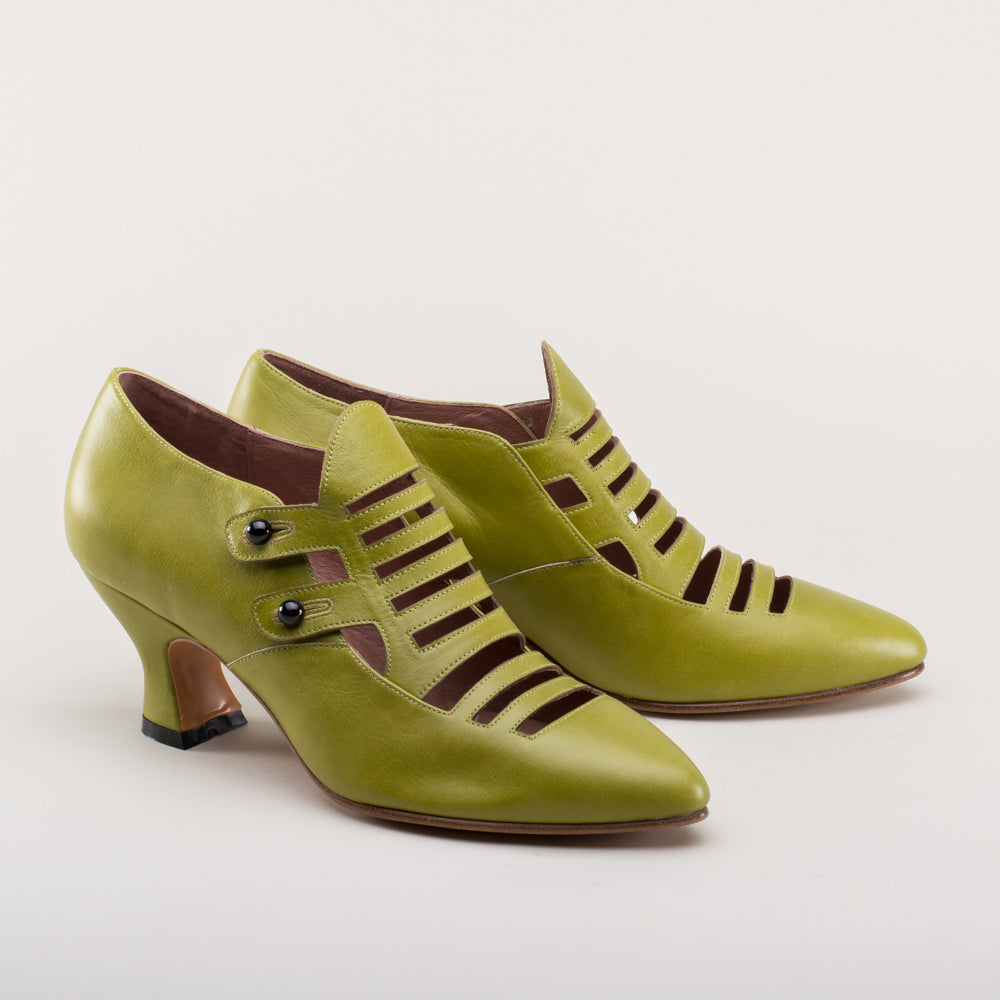 Endora Victorian Witch Shoes (Arsenic Green)