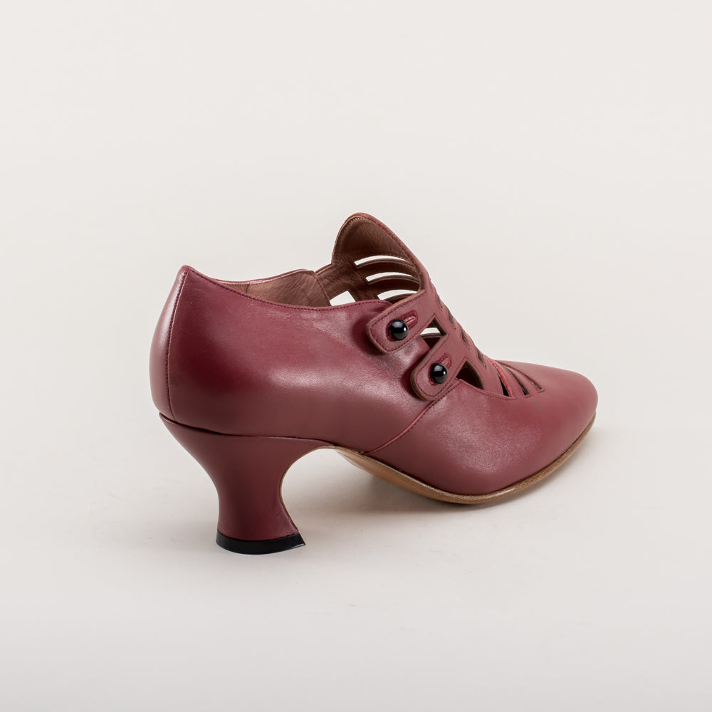 Endora Victorian Witch Shoes (Blood Red)