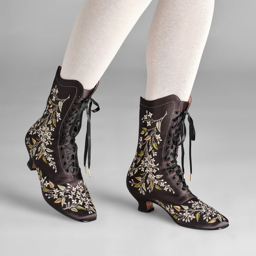 Flora Embroidered Boots Wide (Black)