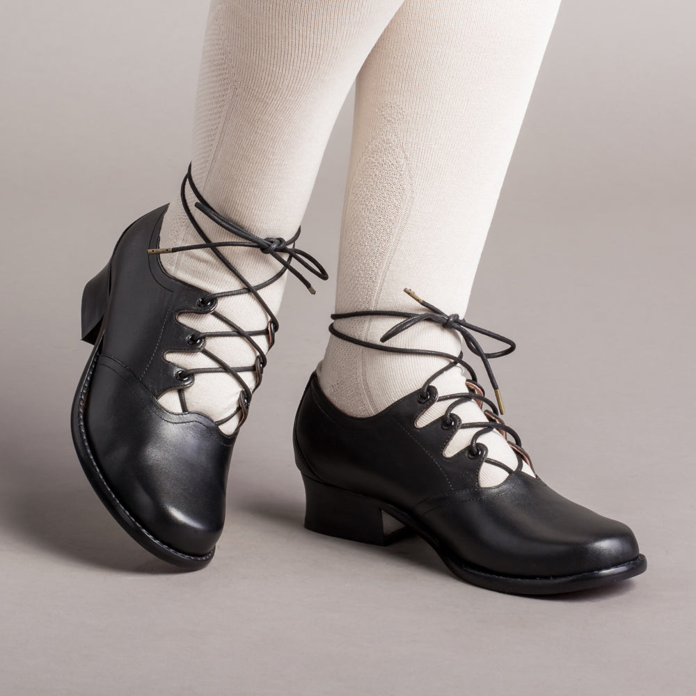 Ghillie Vintage Lace-Up Shoes (Black)