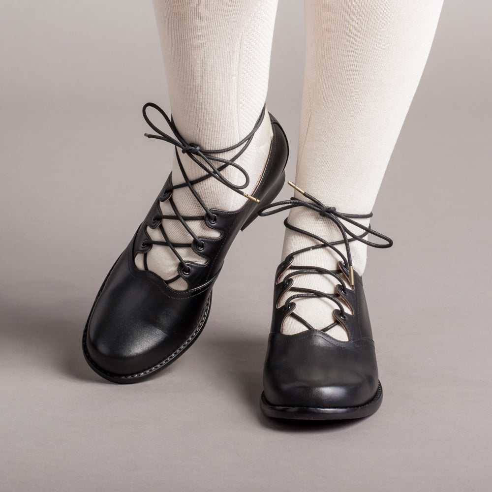Ghillie Vintage Lace-Up Shoes (Black)