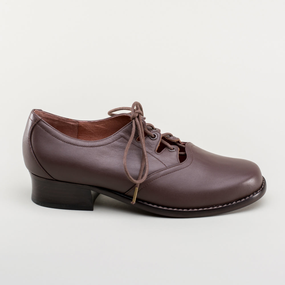 Ghillie Vintage Lace-Up Shoes (Brown)