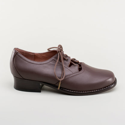 Ghillie Vintage Lace-Up Shoes (Brown)