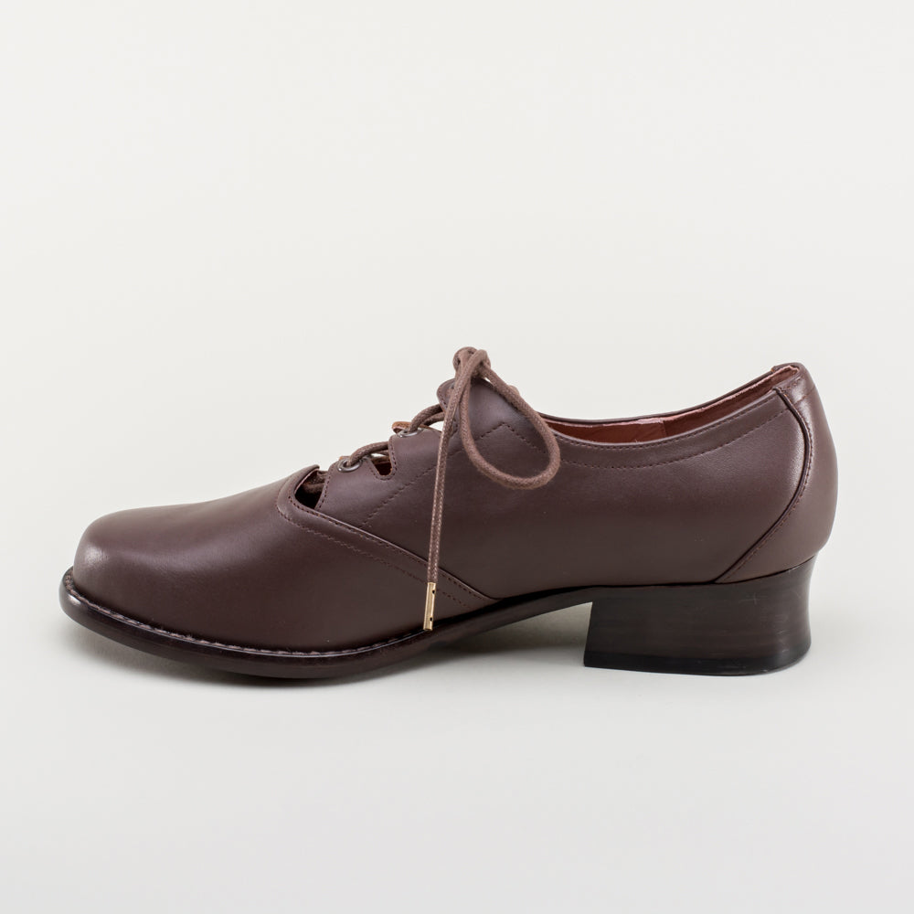 Ghillie Vintage Lace-Up Shoes (Brown)