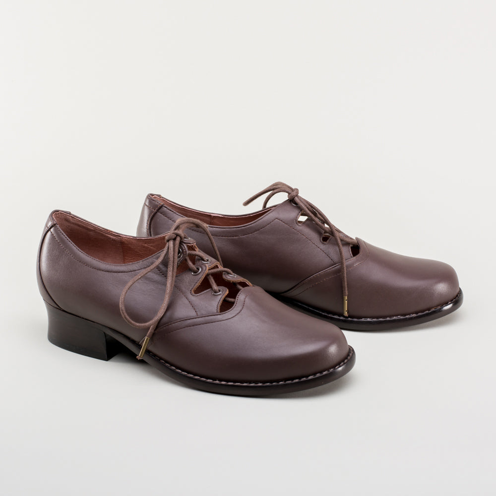 Ghillie Vintage Lace-Up Shoes (Brown)