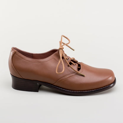 Ghillie Vintage Lace-Up Shoes (Tan)