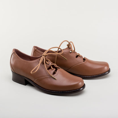 Ghillie Vintage Lace-Up Shoes (Tan)