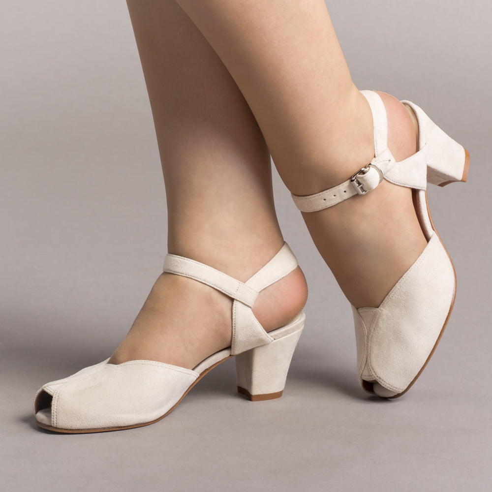 Lido Vintage Sandals (Ivory)