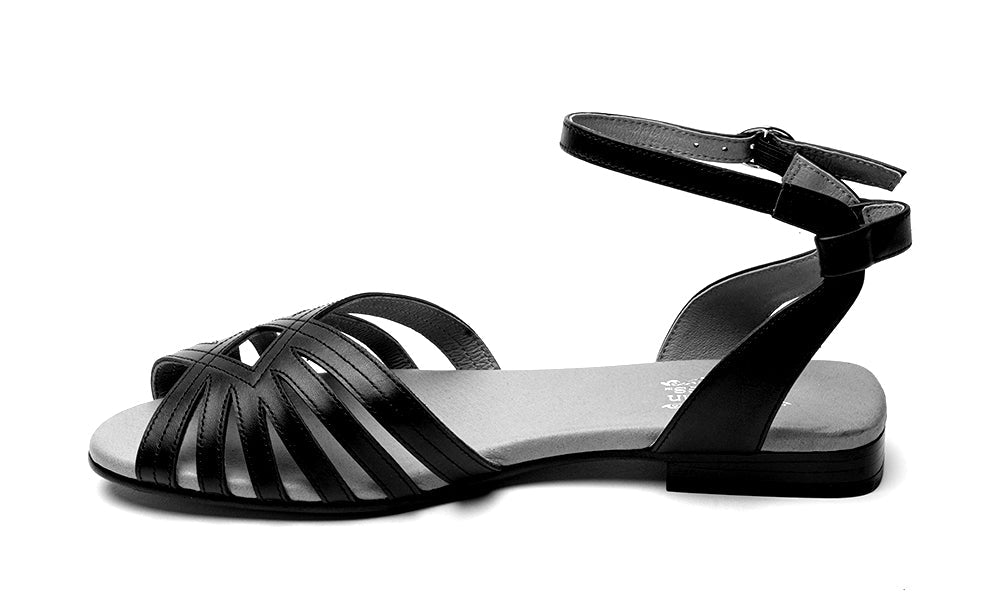 Marta Vintage Sandals (Black)