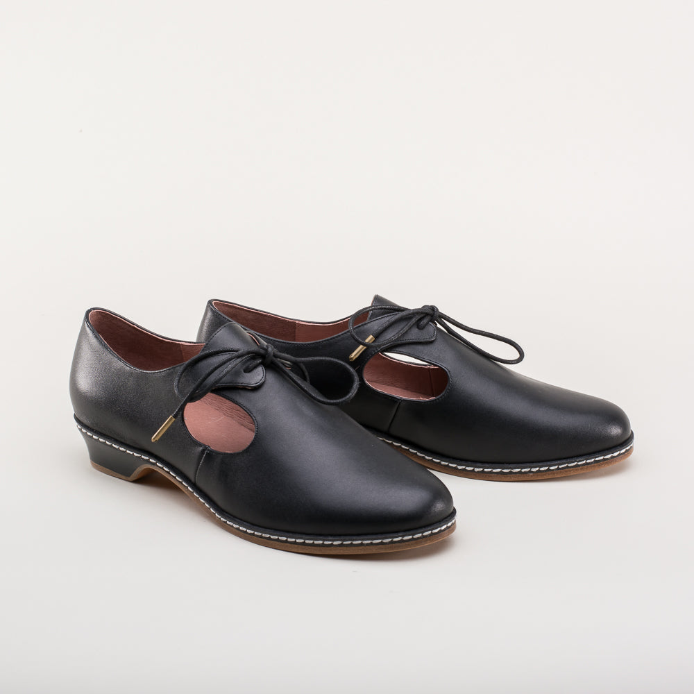 Mary Renaissance Shoes (Black)