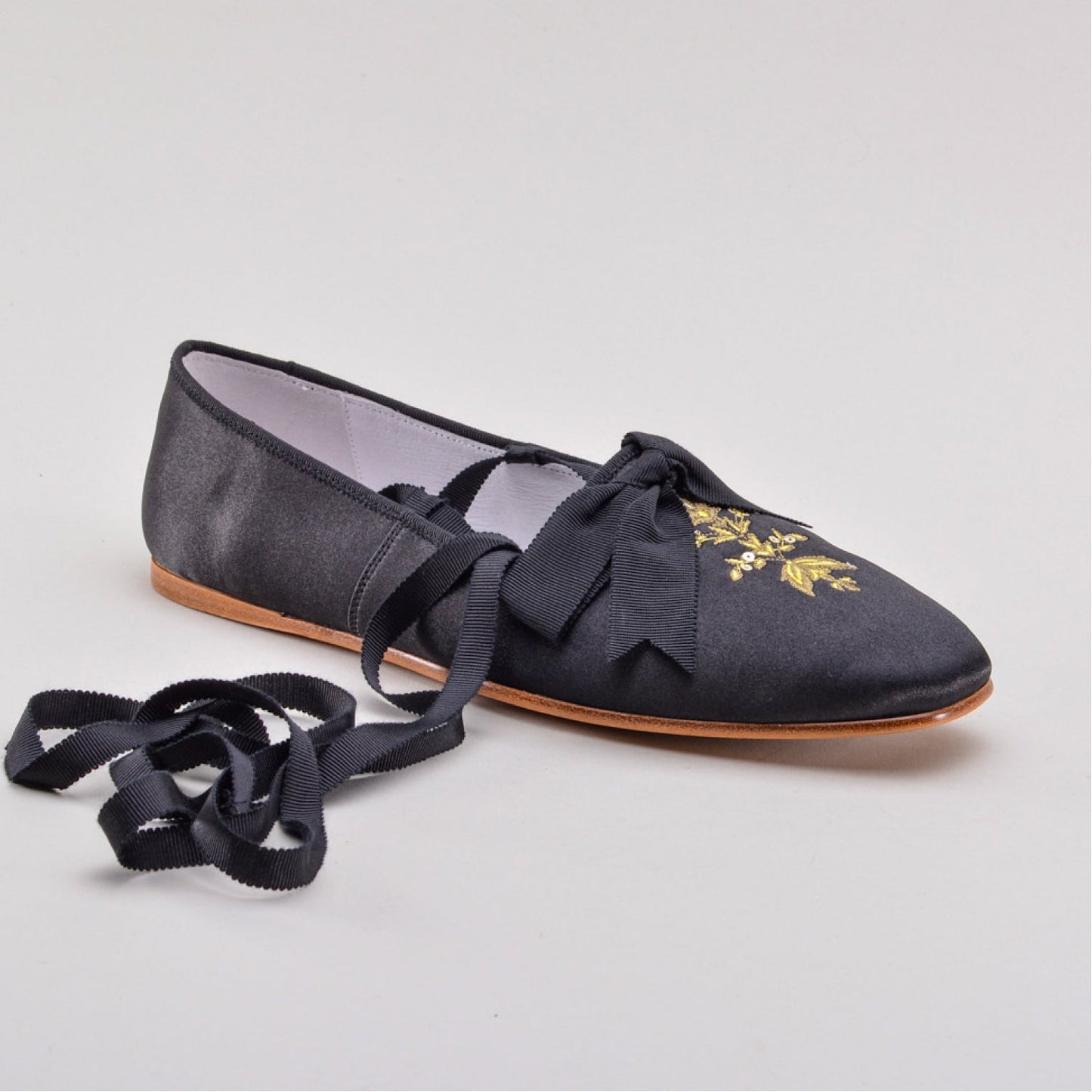 Penelope Regency Slippers (Black)