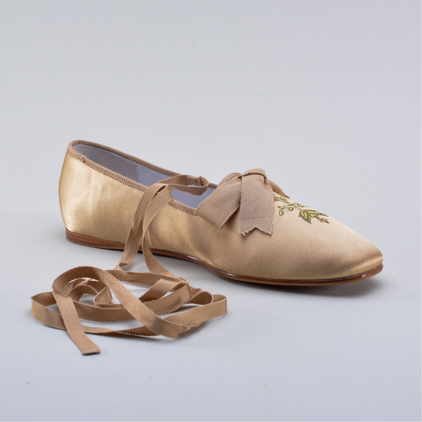 Penelope Regency Slippers (Gold)
