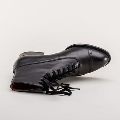 Rainey Vintage Lace-Up Boots (Black)
