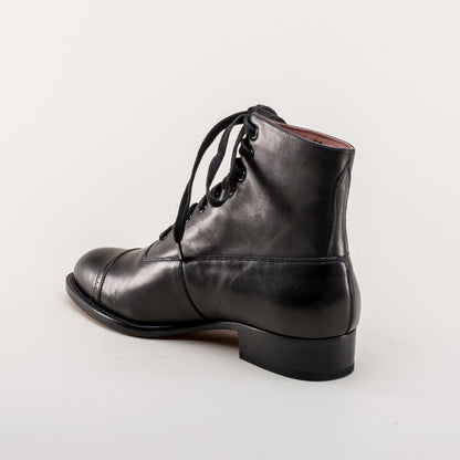 Rainey Vintage Lace-Up Boots (Black)